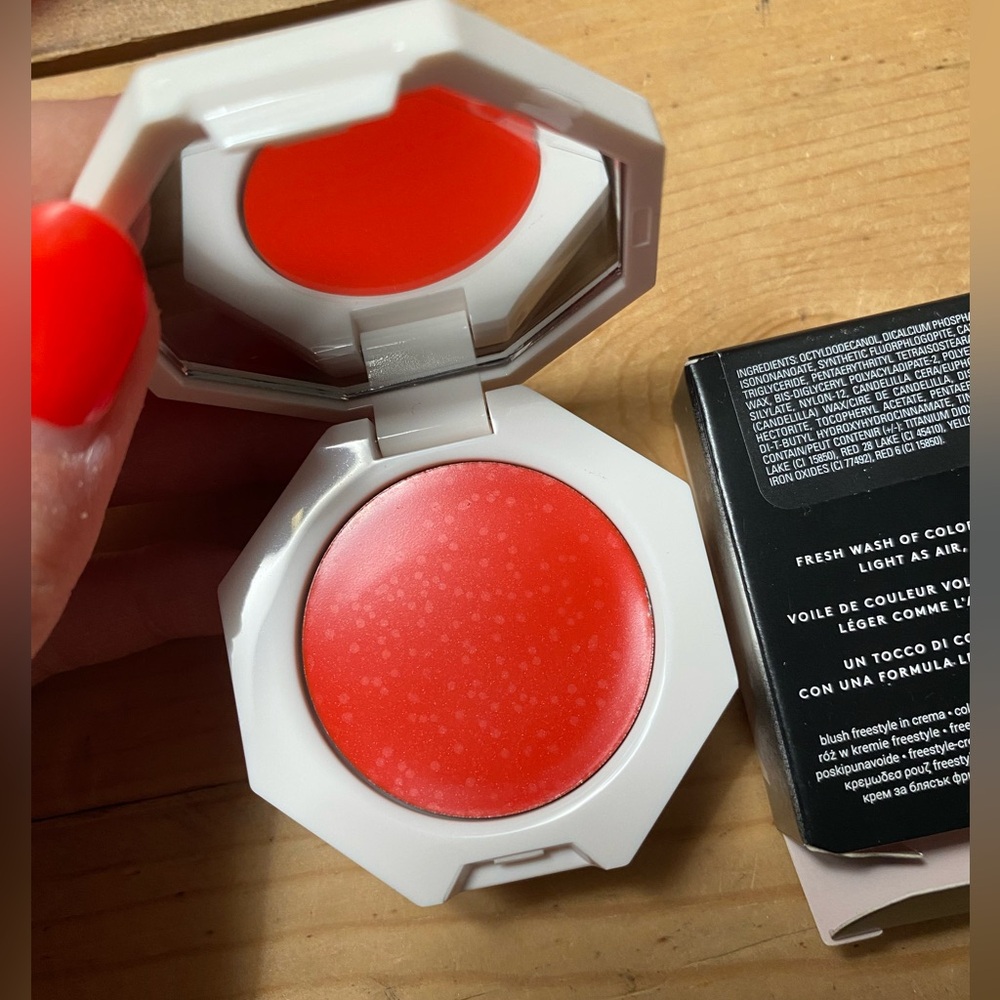 Fenty Beauty by Rihanna Cheeks Out Freestyle Cream Blush - 06 daquiri dip new